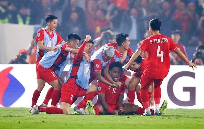 HLV Kim Sang-sik: Lẽ ra tuyển Việt Nam đã thắng Thái Lan đậm hơn- Ảnh 1. HLV Kim Sang-sik: Lẽ ra tuyển Việt Nam đã thắng Thái Lan đậm hơn- Ảnh 1.