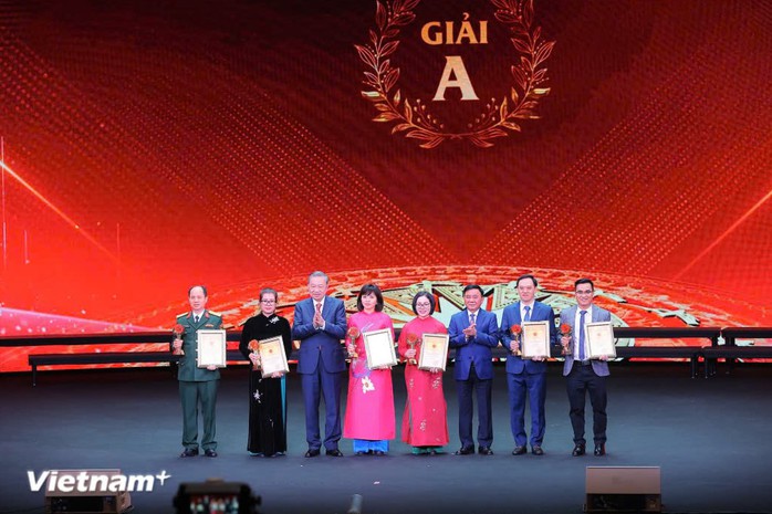 Tổng Bí thư Tô Lâm: Báo chí phải vươn mình cùng dân tộc- Ảnh 2. Tổng Bí thư Tô Lâm: Báo chí phải vươn mình cùng dân tộc- Ảnh 2.