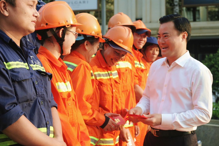 Xây dựng hình ảnh TP HCM xanh - sạch - đẹp trong mắt người dân và du khách- Ảnh 2. Xây dựng hình ảnh TP HCM xanh - sạch - đẹp trong mắt người dân và du khách- Ảnh 2.