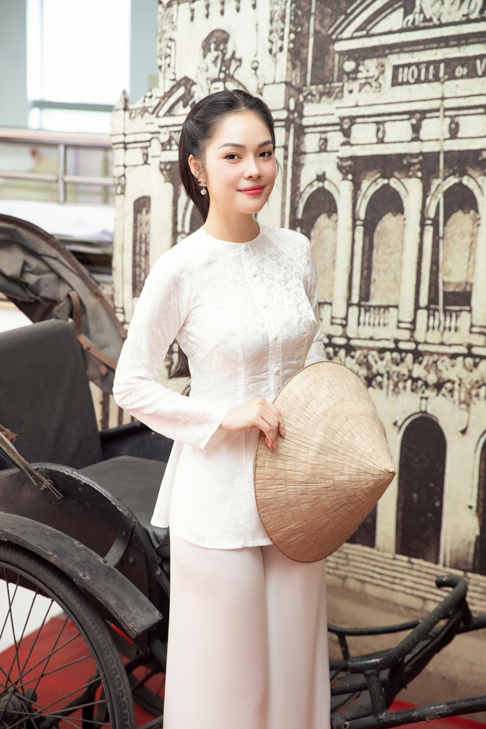 Khoảnh khắc tình tứ của Dương Cẩm Lynh và Trí Quang- Ảnh 4. Khoảnh khắc tình tứ của Dương Cẩm Lynh và Trí Quang- Ảnh 4.