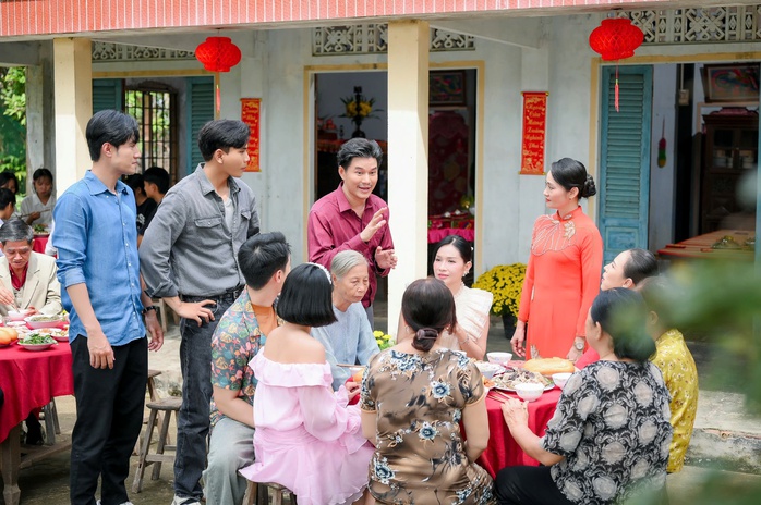 Vai diễn ưng ý của Vũ Mạnh Cường Tết này
- Ảnh 1. Vai diễn ưng ý của Vũ Mạnh Cường Tết này
- Ảnh 1.