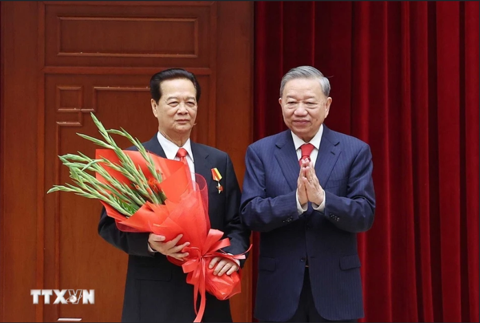 Tổng Bí thư Tô Lâm: Đồng lòng đưa đất nước phát triển nhanh, bền vững trong kỷ nguyên mới- Ảnh 6. Tổng Bí thư Tô Lâm: Đồng lòng đưa đất nước phát triển nhanh, bền vững trong kỷ nguyên mới- Ảnh 6.