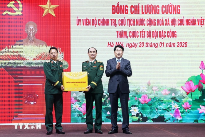 Chủ tịch nước Lương Cường: Binh chủng Đặc công phát huy truyền thống "Đặc biệt tinh nhuệ"- Ảnh 6. Chủ tịch nước Lương Cường: Binh chủng Đặc công phát huy truyền thống "Đặc biệt tinh nhuệ"- Ảnh 6.