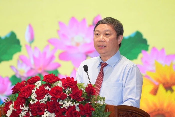 Quận 1 trao huy hiệu Đảng cho 140 đảng viên- Ảnh 1. Quận 1 trao huy hiệu Đảng cho 140 đảng viên- Ảnh 1.
