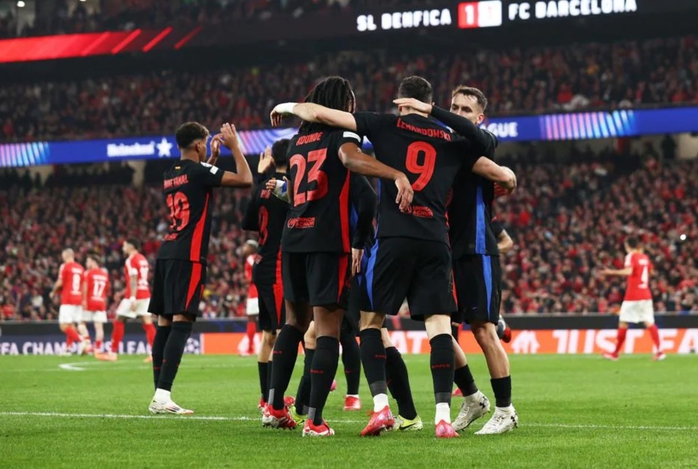 Ngược dòng siêu đỉnh, Barcelona thắng Benfica trận cầu 9 bàn- Ảnh 9. Ngược dòng siêu đỉnh, Barcelona thắng Benfica trận cầu 9 bàn- Ảnh 9.