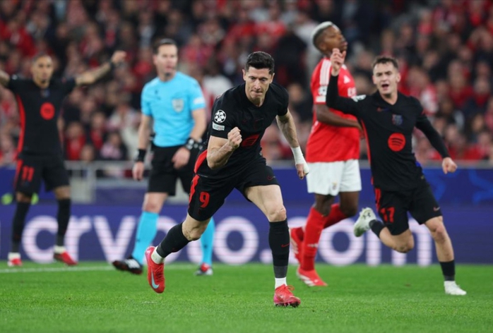 Ngược dòng siêu đỉnh, Barcelona thắng Benfica trận cầu 9 bàn- Ảnh 3. Ngược dòng siêu đỉnh, Barcelona thắng Benfica trận cầu 9 bàn- Ảnh 3.