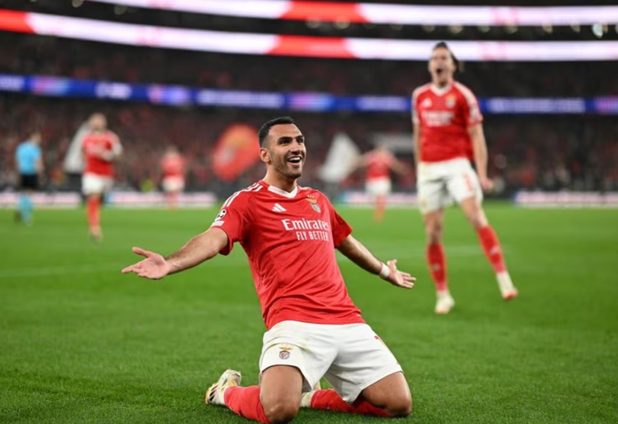Ngược dòng siêu đỉnh, Barcelona thắng Benfica trận cầu 9 bàn- Ảnh 4. Ngược dòng siêu đỉnh, Barcelona thắng Benfica trận cầu 9 bàn- Ảnh 4.