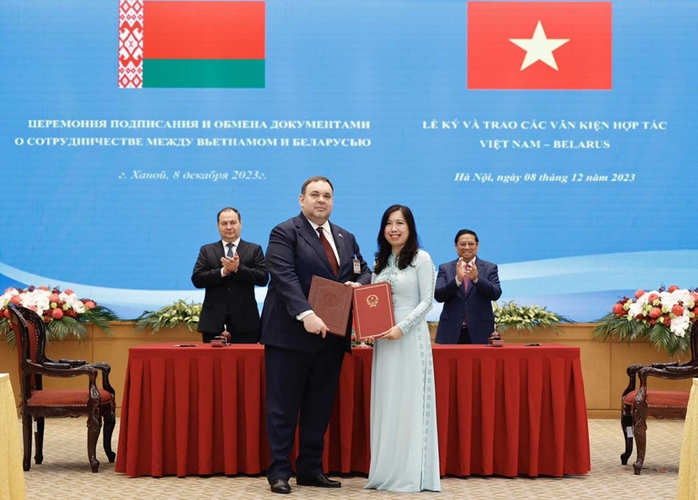 Việt Nam - Belarus miễn thị thực song phương- Ảnh 1. Việt Nam - Belarus miễn thị thực song phương- Ảnh 1.