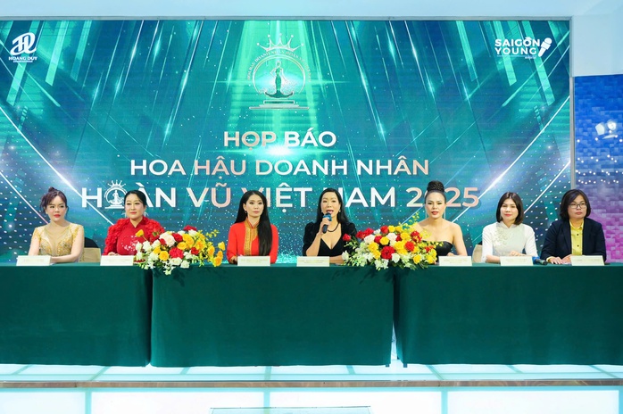 Cuộc thi hoa hậu đầu tiên của năm 2025- Ảnh 1. Cuộc thi hoa hậu đầu tiên của năm 2025- Ảnh 1.