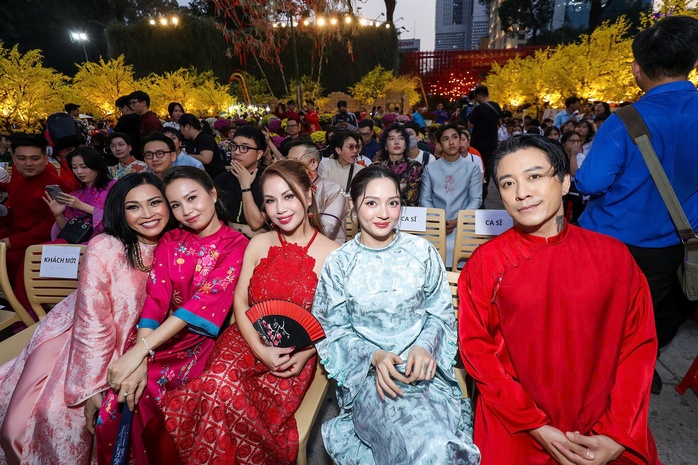 Dàn sao hội ngộ "Gala Nhạc Việt"- Ảnh 2. Dàn sao hội ngộ "Gala Nhạc Việt"- Ảnh 2.