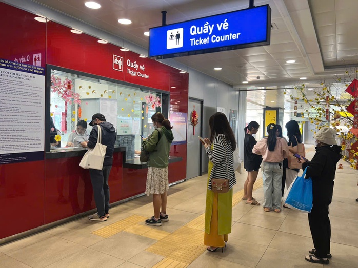 Sự cố sáng nay khiến vé metro Bến Thành - Suối Tiên phải viết tay- Ảnh 1. Sự cố sáng nay khiến vé metro Bến Thành - Suối Tiên phải viết tay- Ảnh 1.