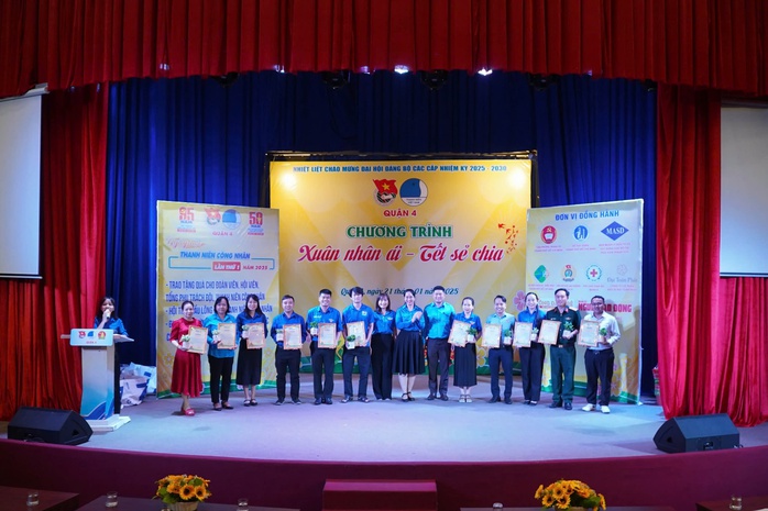Chương trình chăm lo Tết ý nghĩa của Quận đoàn 4- Ảnh 4. Chương trình chăm lo Tết ý nghĩa của Quận đoàn 4- Ảnh 4.