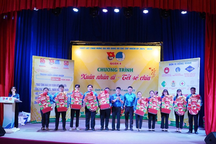 Chương trình chăm lo Tết ý nghĩa của Quận đoàn 4- Ảnh 1. Chương trình chăm lo Tết ý nghĩa của Quận đoàn 4- Ảnh 1.