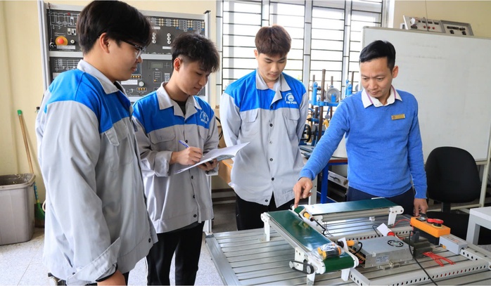 Đào tạo nghề cho người lao động trước khi phái cử được nhiều doanh nghiệp quan tâm Đào tạo nghề cho người lao động trước khi phái cử được nhiều doanh nghiệp quan tâm