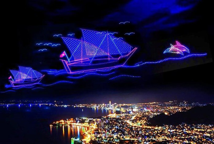 Màn trình diễn drone hỏa thuật kỷ lục thế giới tại Hà Nội đêm giao thừa- Ảnh 21. Màn trình diễn drone hỏa thuật kỷ lục thế giới tại Hà Nội đêm giao thừa- Ảnh 21.