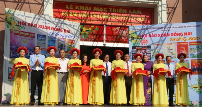 Khai mạc Hội báo Xuân Ất Tỵ 2025 tỉnh Đồng Nai- Ảnh 1. Khai mạc Hội báo Xuân Ất Tỵ 2025 tỉnh Đồng Nai- Ảnh 1.