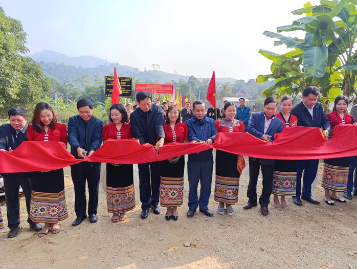 Khánh thành cầu từ thiện Đôn Phục tại Nghệ An hơn 1,5 tỉ đồng- Ảnh 1. Khánh thành cầu từ thiện Đôn Phục tại Nghệ An hơn 1,5 tỉ đồng- Ảnh 1.