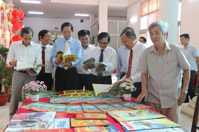 Khai mạc Hội báo Xuân Ất Tỵ 2025 tỉnh Đồng Nai- Ảnh 2. Khai mạc Hội báo Xuân Ất Tỵ 2025 tỉnh Đồng Nai- Ảnh 2.