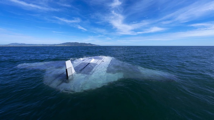 "Cá đuối" Manta Ray di chuyển sát mặt nước khi tham gia lặn thử nghiệm ngoài khơi bờ biển Nam California, Mỹ. Ảnh: Northrop Grumman "Cá đuối" Manta Ray di chuyển sát mặt nước khi tham gia lặn thử nghiệm ngoài khơi bờ biển Nam California, Mỹ. Ảnh: Northrop Grumman