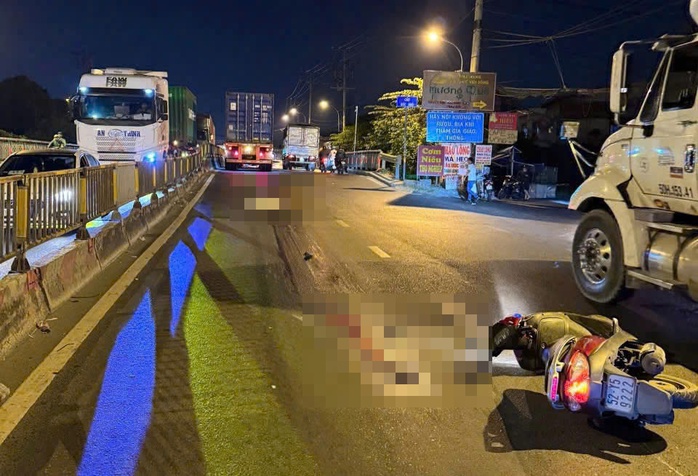 Tai nạn nghiêm trọng giữa khuya ở TP Thủ Đức- Ảnh 1. Tai nạn nghiêm trọng giữa khuya ở TP Thủ Đức- Ảnh 1.