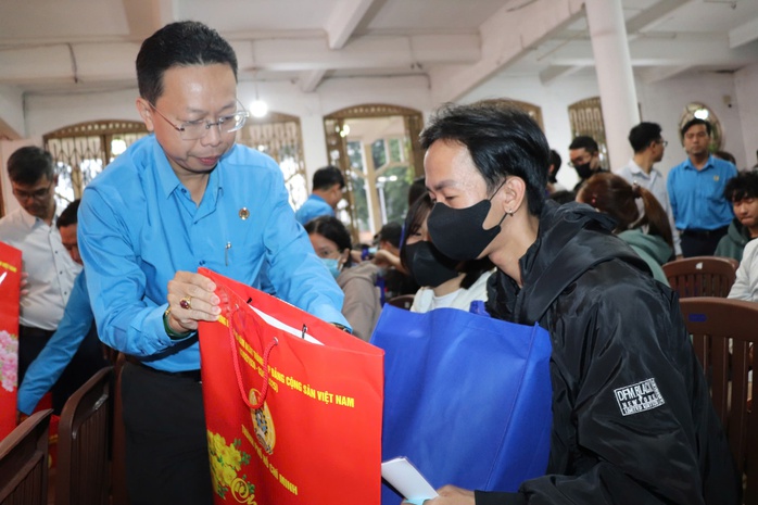 Chuyến xe Công Đoàn TP HCM: Chuyến xe Công Đoàn TP HCM: