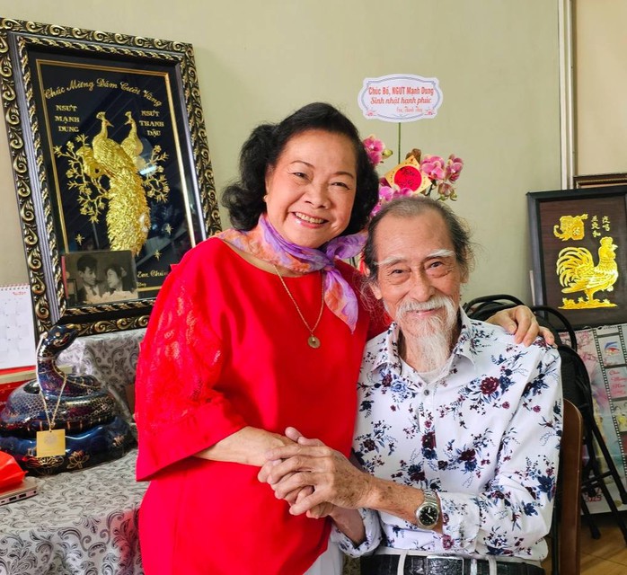 Ông ba bắt rắn "Mạnh Dung" hồi phục sau ba tháng gãy xương đùi- Ảnh 2. Ông ba bắt rắn "Mạnh Dung" hồi phục sau ba tháng gãy xương đùi- Ảnh 2.