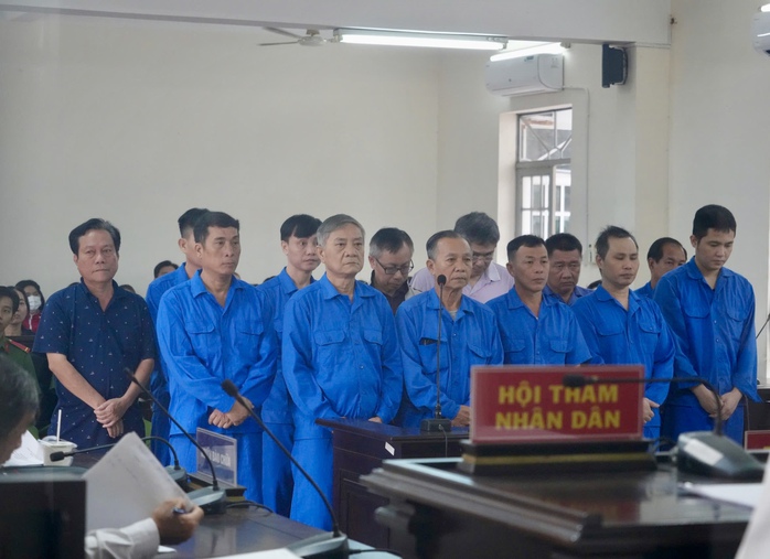 Cựu giám đốc sở NN-PTNT tỉnh Bà Rịa - Vũng Tàu bị tuyên phạt 5 năm tù - Ảnh 1. Cựu giám đốc sở NN-PTNT tỉnh Bà Rịa - Vũng Tàu bị tuyên phạt 5 năm tù - Ảnh 1.