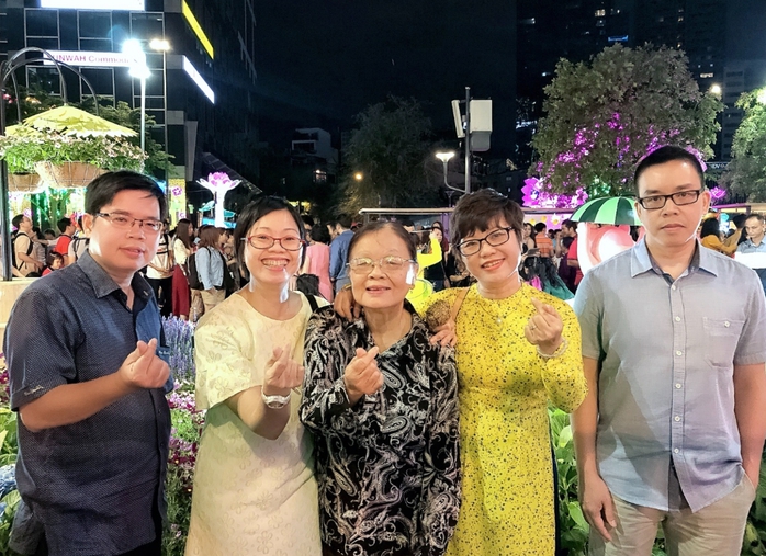 Tết là để yêu thương chính mình- Ảnh 2. Tết là để yêu thương chính mình- Ảnh 2.
