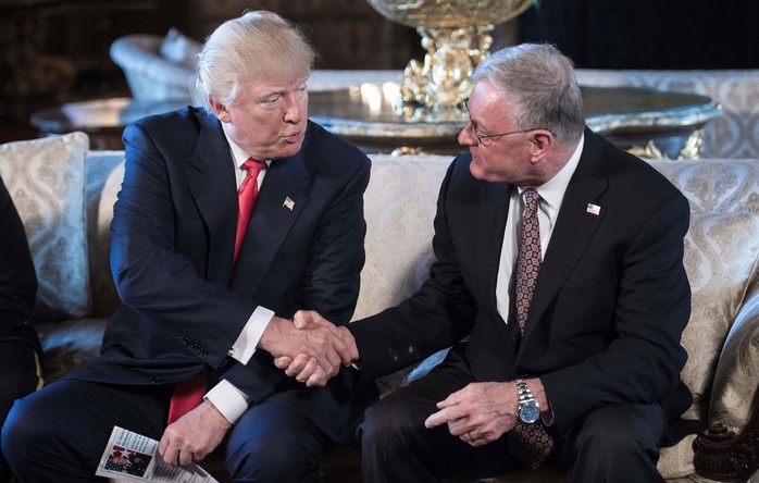 Tổng thống Mỹ Donald Trump và đặc phái viên về Ukraine - ông Keith Kellogg. Ảnh: CNN Tổng thống Mỹ Donald Trump và đặc phái viên về Ukraine - ông Keith Kellogg. Ảnh: CNN