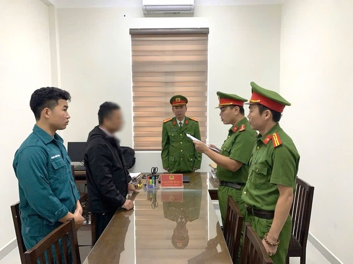 Bắt tạm giam một nhân viên văn phòng đăng ký đất đai - Ảnh 2. Bắt tạm giam một nhân viên văn phòng đăng ký đất đai - Ảnh 2.