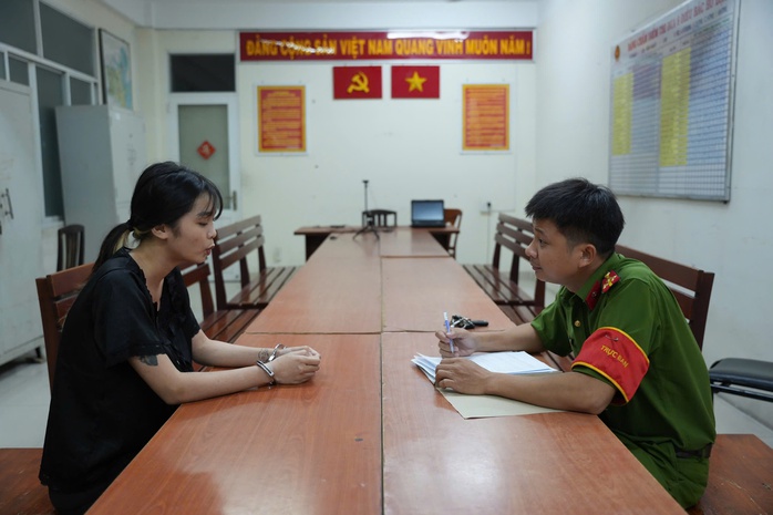 Bắt giữ cô gái cùng 4 thanh niên lừa bán gấu Baby Three để chiếm đoạt tiền cọc- Ảnh 2. Bắt giữ cô gái cùng 4 thanh niên lừa bán gấu Baby Three để chiếm đoạt tiền cọc- Ảnh 2.