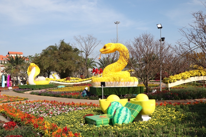 Linh vật rắn vàng Quảng Nam nhận "mưa" lời khen- Ảnh 13. Linh vật rắn vàng Quảng Nam nhận "mưa" lời khen- Ảnh 13.