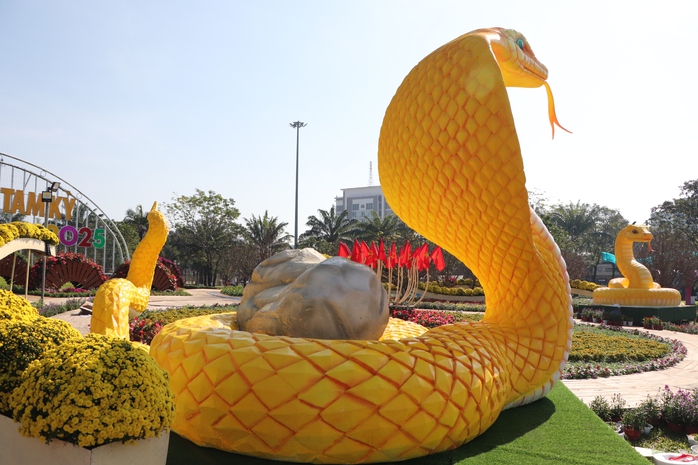 Linh vật rắn vàng Quảng Nam nhận "mưa" lời khen- Ảnh 9. Linh vật rắn vàng Quảng Nam nhận "mưa" lời khen- Ảnh 9.