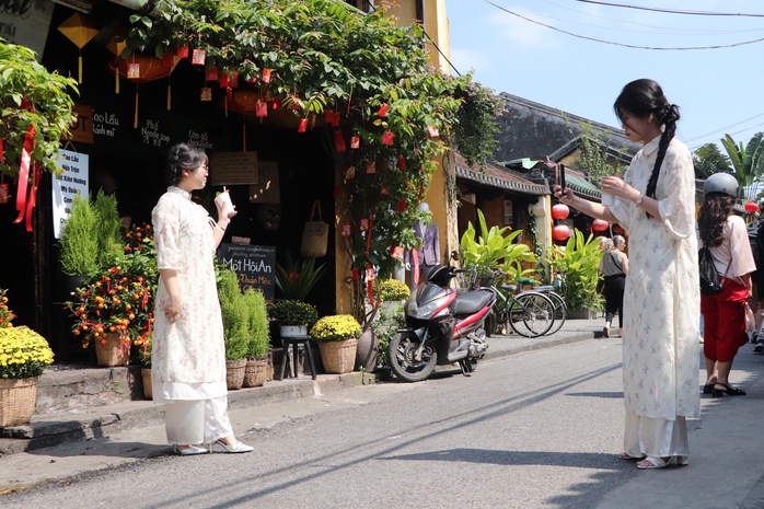 Du khách khoe sắc trên con đường duy nhất Việt Nam lọt top đẹp nhất thế giới- Ảnh 27. Du khách khoe sắc trên con đường duy nhất Việt Nam lọt top đẹp nhất thế giới- Ảnh 27.