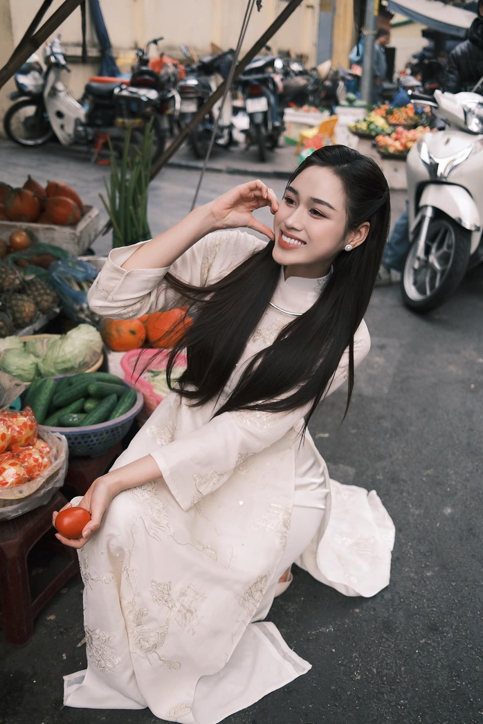 Showbiz Việt: Loạt sao tưng bừng đón Xuân Ất Tỵ- Ảnh 25. Showbiz Việt: Loạt sao tưng bừng đón Xuân Ất Tỵ- Ảnh 25.