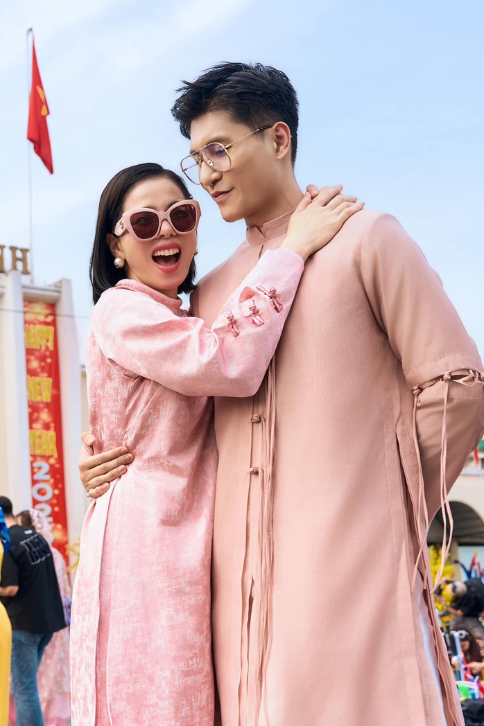 Showbiz Việt: Loạt sao tưng bừng đón Xuân Ất Tỵ- Ảnh 26. Showbiz Việt: Loạt sao tưng bừng đón Xuân Ất Tỵ- Ảnh 26.