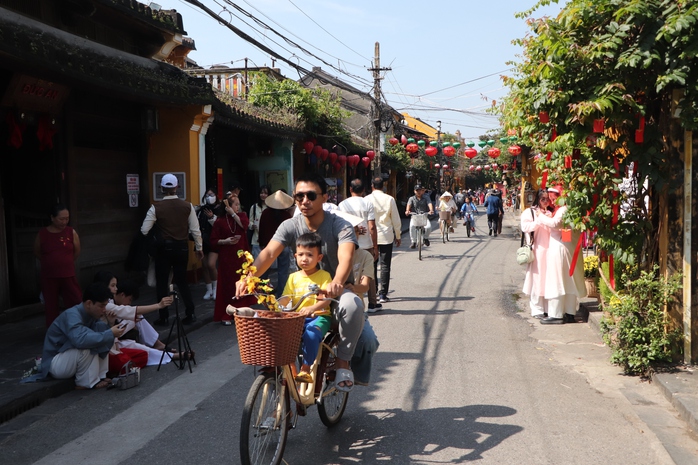 Du khách khoe sắc trên con đường duy nhất Việt Nam lọt top đẹp nhất thế giới- Ảnh 18. Du khách khoe sắc trên con đường duy nhất Việt Nam lọt top đẹp nhất thế giới- Ảnh 18.