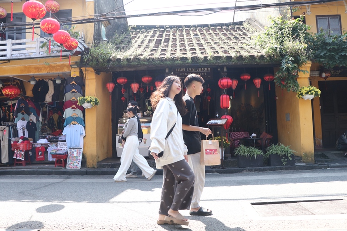 Du khách khoe sắc trên con đường duy nhất Việt Nam lọt top đẹp nhất thế giới- Ảnh 14. Du khách khoe sắc trên con đường duy nhất Việt Nam lọt top đẹp nhất thế giới- Ảnh 14.
