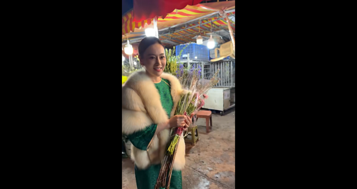 Showbiz Việt: Loạt sao tưng bừng đón Xuân Ất Tỵ- Ảnh 2. Showbiz Việt: Loạt sao tưng bừng đón Xuân Ất Tỵ- Ảnh 2.