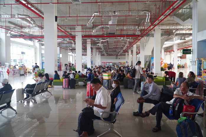 Bến xe miền Đông mới: "cháy" vé về miền Trung- Ảnh 1. Bến xe miền Đông mới: "cháy" vé về miền Trung- Ảnh 1.