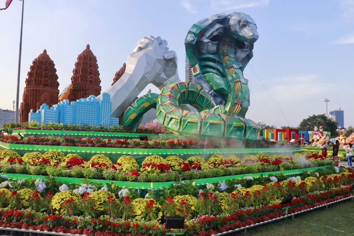 Linh vật rắn của tỉnh, thành nào đẹp nhất Tết Ất Tỵ 2025?- Ảnh 15. Linh vật rắn của tỉnh, thành nào đẹp nhất Tết Ất Tỵ 2025?- Ảnh 15.