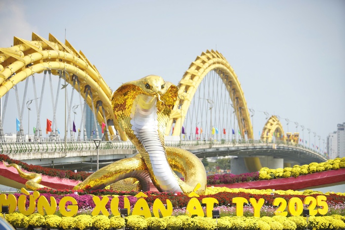 Linh vật rắn của tỉnh, thành nào đẹp nhất Tết Ất Tỵ 2025?- Ảnh 35. Linh vật rắn của tỉnh, thành nào đẹp nhất Tết Ất Tỵ 2025?- Ảnh 35.