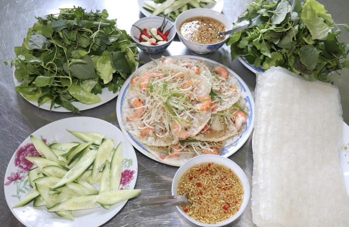 Đặc sản món bánh xèo tôm nhảy Bà Năm Mỹ Cang Đặc sản món bánh xèo tôm nhảy Bà Năm Mỹ Cang