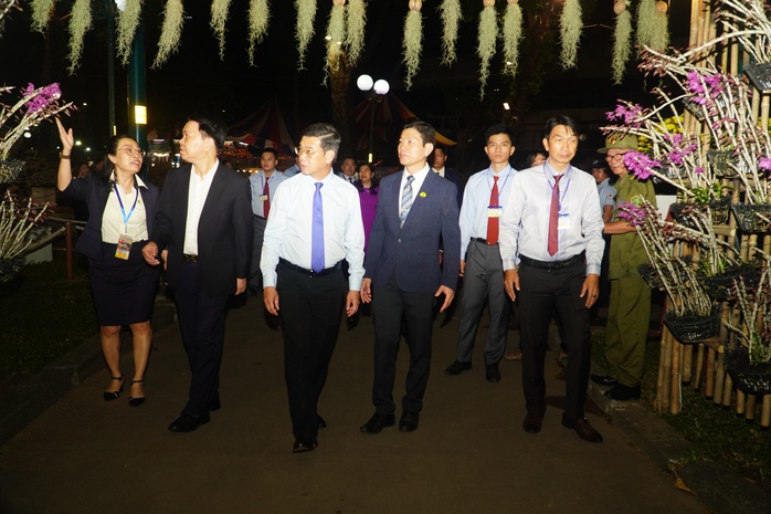 Khai mạc Hội Hoa Xuân TP HCM lần 45 - 2025: Mãn nhãn với kỳ hoa, dị thảo- Ảnh 22. Khai mạc Hội Hoa Xuân TP HCM lần 45 - 2025: Mãn nhãn với kỳ hoa, dị thảo- Ảnh 22.
