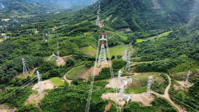 Đóng điện đường dây 500kV Monsoon - Thạnh Mỹ, nhập điện từ Lào về Việt Nam- Ảnh 2. Đóng điện đường dây 500kV Monsoon - Thạnh Mỹ, nhập điện từ Lào về Việt Nam- Ảnh 2.