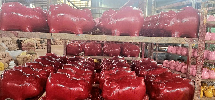 Cơ sở sản xuất heo đất đắt hàng nhờ bắt trend capybara- Ảnh 5. Cơ sở sản xuất heo đất đắt hàng nhờ bắt trend capybara- Ảnh 5.