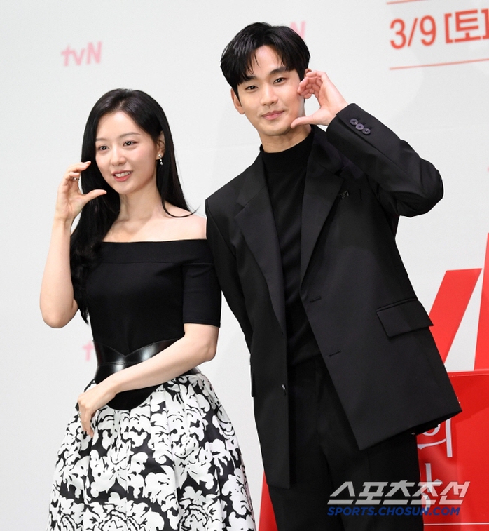 Mỹ nam Kim Soo-hyun bác tin phim giả tình thật- Ảnh 1. Mỹ nam Kim Soo-hyun bác tin phim giả tình thật- Ảnh 1.