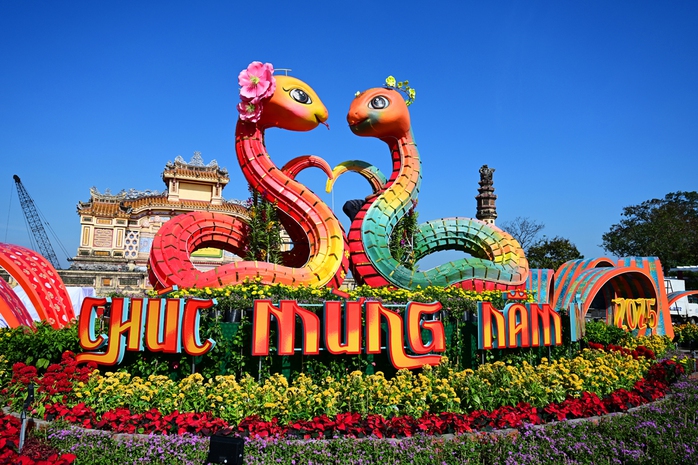 Linh vật rắn của tỉnh, thành nào đẹp nhất Tết Ất Tỵ 2025?- Ảnh 19. Linh vật rắn của tỉnh, thành nào đẹp nhất Tết Ất Tỵ 2025?- Ảnh 19.