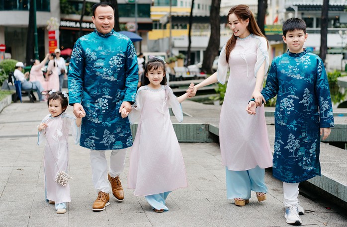 Showbiz Việt: Loạt sao tưng bừng đón Xuân Ất Tỵ- Ảnh 29. Showbiz Việt: Loạt sao tưng bừng đón Xuân Ất Tỵ- Ảnh 29.
