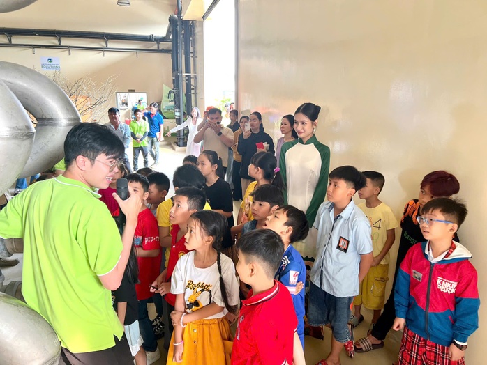 Nhiều hoạt động ý nghĩa của Hoa hậu Môi trường Thế giới Nguyễn Thanh Hà tại VWS- Ảnh 3. Nhiều hoạt động ý nghĩa của Hoa hậu Môi trường Thế giới Nguyễn Thanh Hà tại VWS- Ảnh 3.